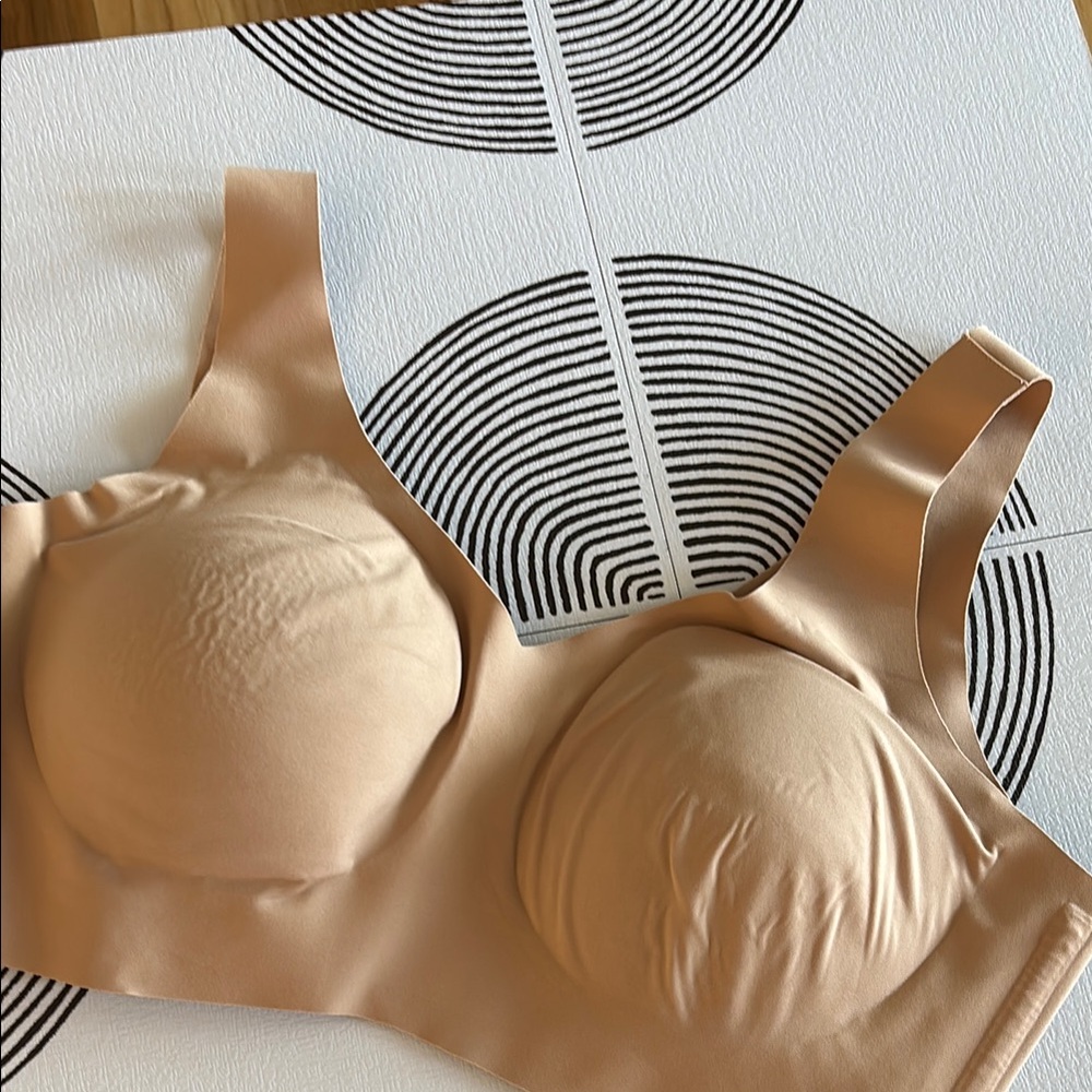 Brand New Honeylove soft form bra in Sand. Size L